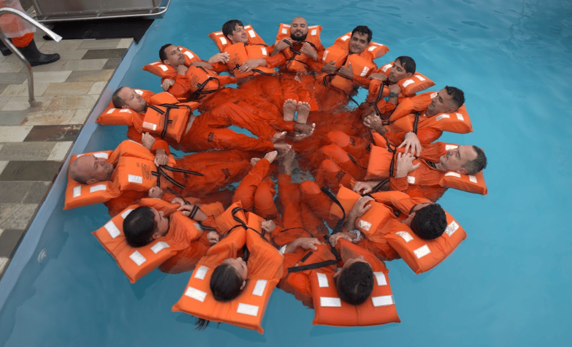 Work Fire testa limites dos marinheiros no treinamento do Bom Marinheiro 2026