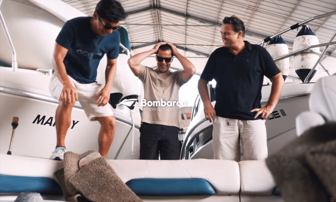 Lancha Regal 25 pés é o barco escolhido para transformação no Bombarco Super Custom