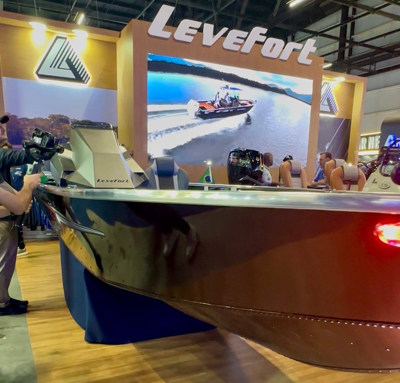 Levefort apresenta nova lancha de pesca Marajó 19 Master Bass Edition no Pesca & Companhia Trade Show 2026