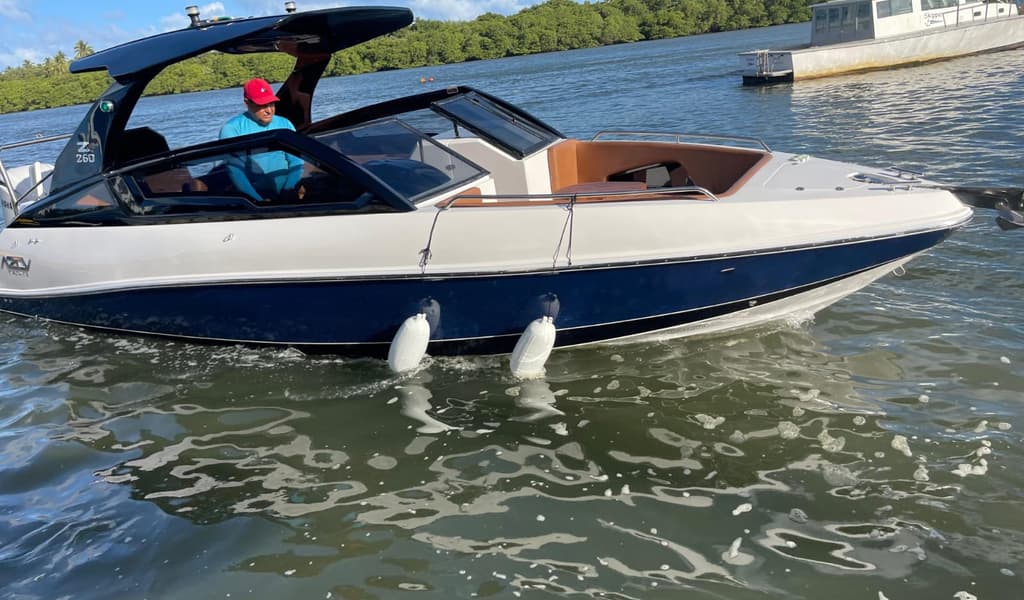Azov Yachts Z260 OPEN - Proa Aberta com 300 HP 8.42 pés | Bombarco