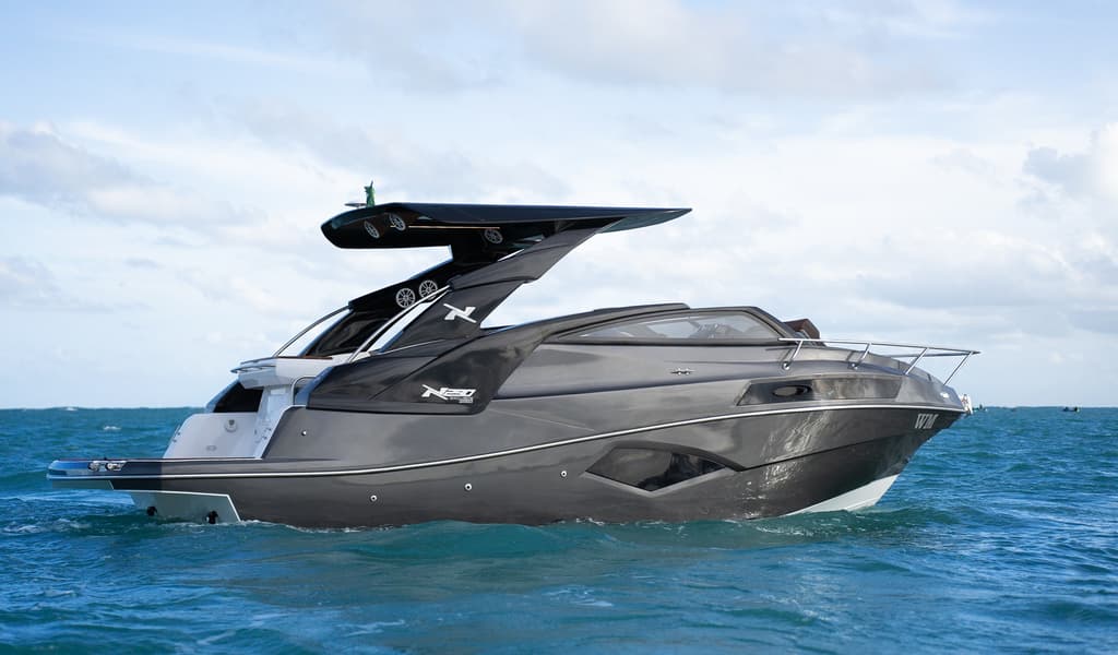 NX Boats NX 290 Exclusive Edition - Cabinada com 350 HP 8.9 pés