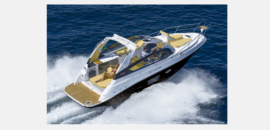Detalhes da lancha Triton 330