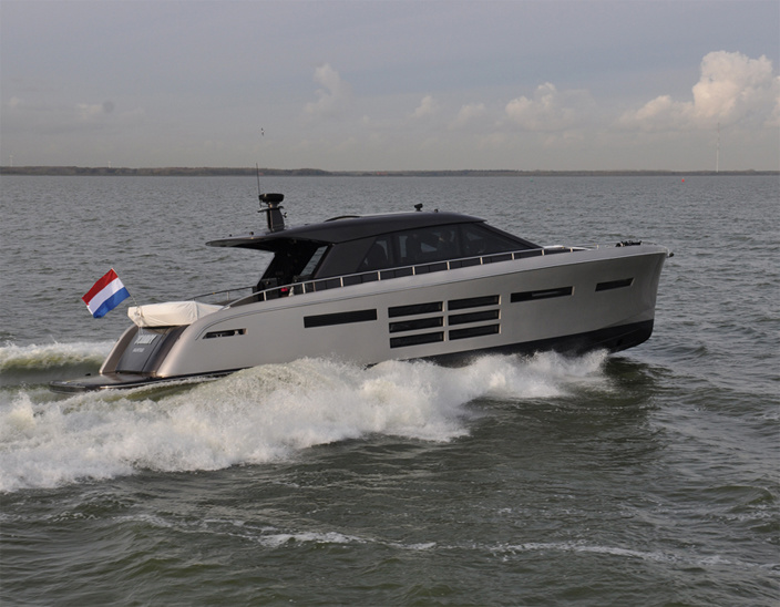 Jongert Motor Yacht lança iate de 18 metros customizado