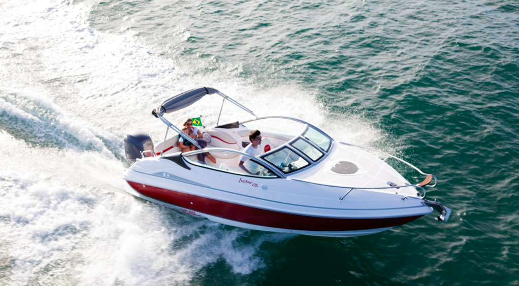 Focker 215 chega com cabine e versatilidade
