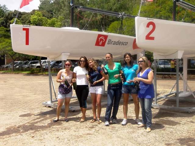 Barcos olímpicos Elliott 6M são batizados em Porto Alegre