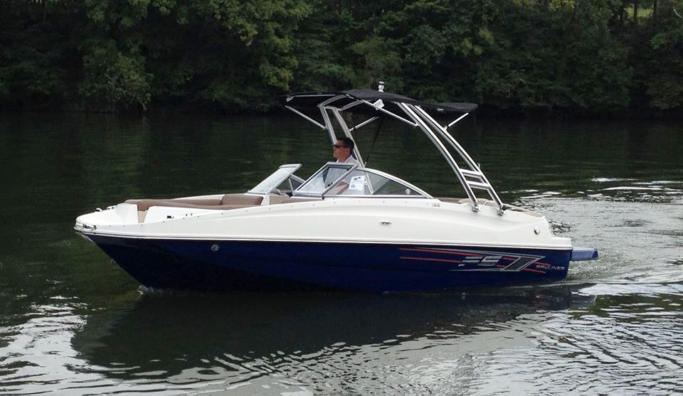 Bayliner revela detalhes da nova lancha Bayliner 195 DB Flight Series 2015