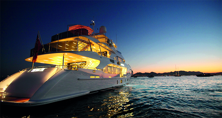 Benetti vende sétimo iate Classic Supreme 132