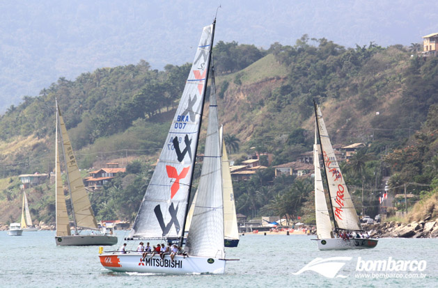 Campeões olímpicos dividem o podium da Classe S40 na 37ª Rolex Ilhabela Sailing Week