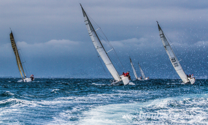 Copa Suzuki Jimny testa nova classe de vela oceânica em Ilhabela