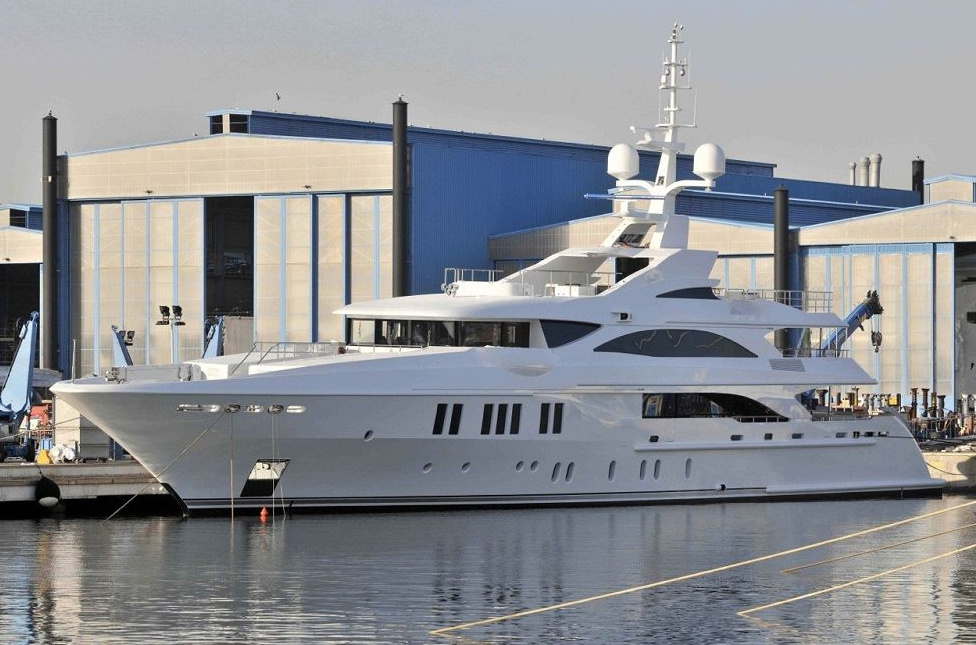 Benetti lança superyacht FB261