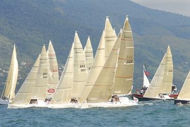 Disputa equilibrada e adiamento de regatas marcam o fim de semana da Copa Mitsubishi Motors - Circuito Ilhabela de Vela Oceânica
