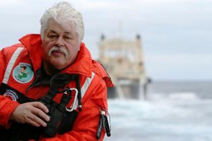 Guarda Costeira do Japão obteve mandado de prisão contra o Capitão Watson da Sea Shepherd