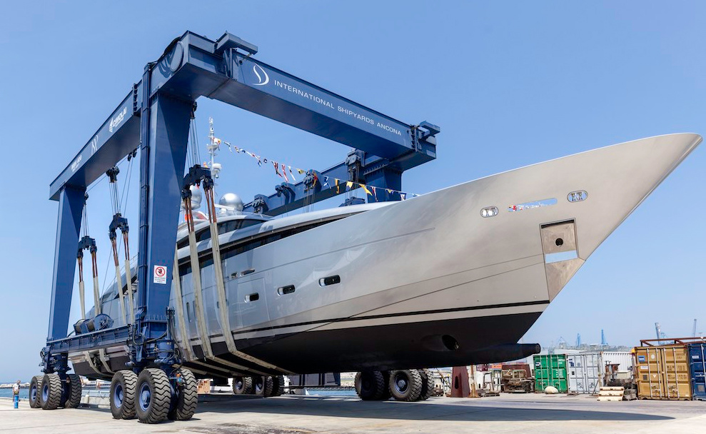 ISA Yachts lança superiate híbrido