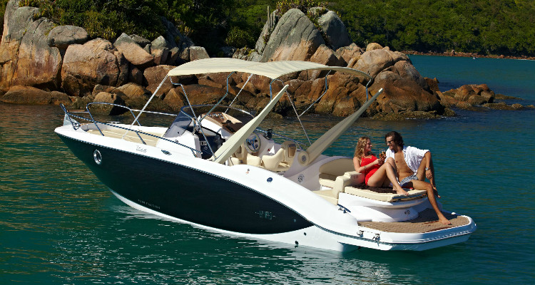 KL28 – lancha esportiva da Sessa Marine 