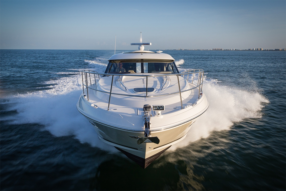 Lancha Sea Ray 470 Sundancer ganha nova versão para 2015