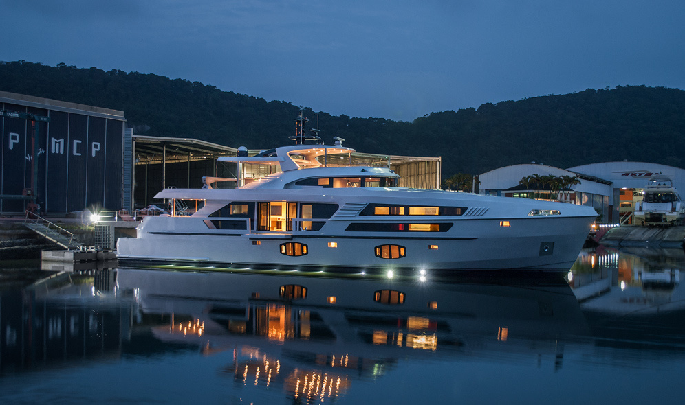 MCP Yachts lança ao mar iate 106 Limited Edition