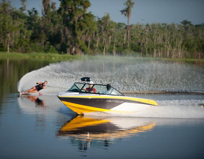 Nautique traz três linhas de lanchas esportivas para o Brasil