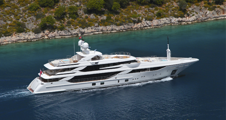 Nova lancha Benetti FB801 M/Y VICA 
