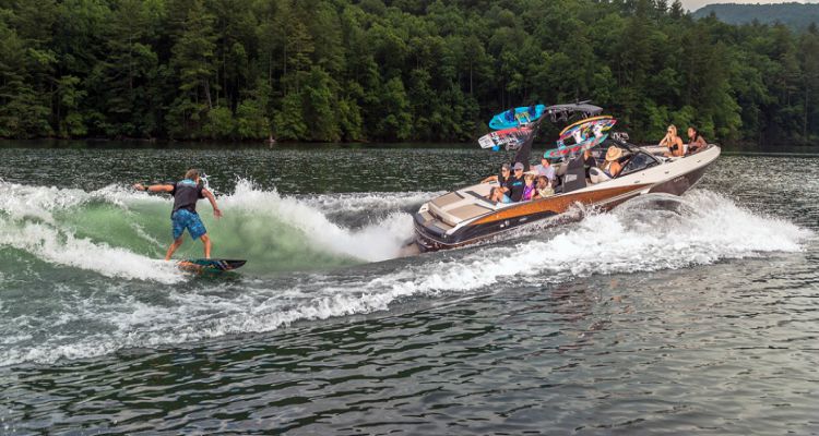 Nova Malibu Boats Wakesetter LSV 25
