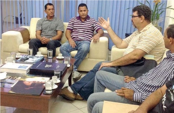 Prefeita do Guarujá leva reivindicação de marinheiros ao Governo Federal