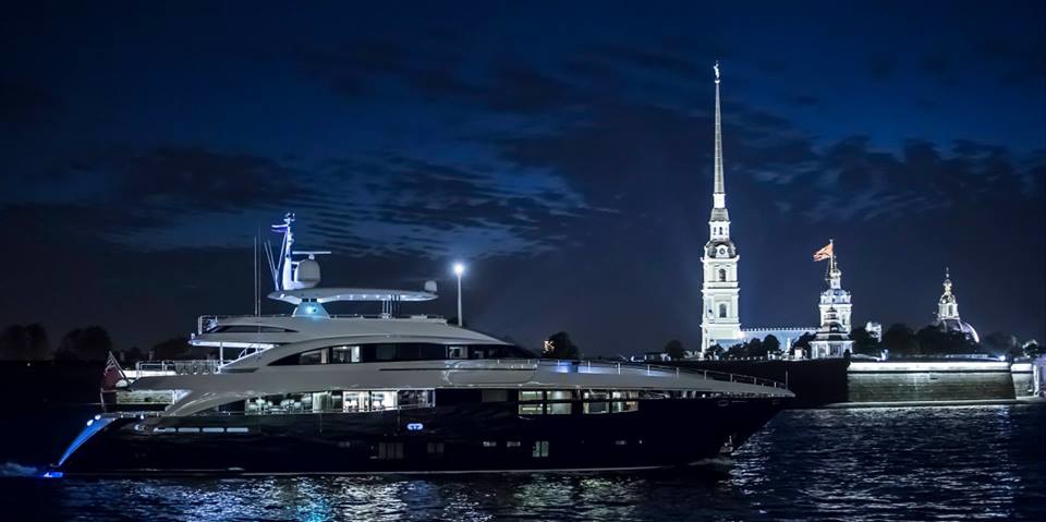 Princess Yachts entrega Segundo casco da Princess 40M na Rússia
