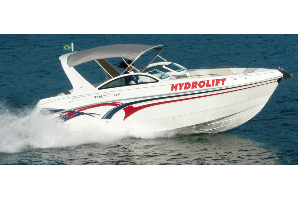 Real Powerboats realiza test-drive de lanchas na Marina Ubatuba no fim de semana