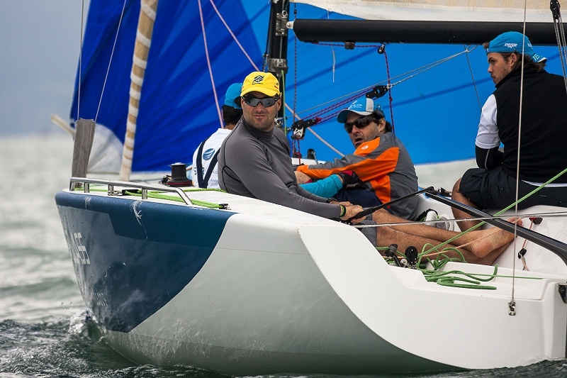 Regatas técnicas e vento forte na Copa Suzuki Jimny, em Ilhabela