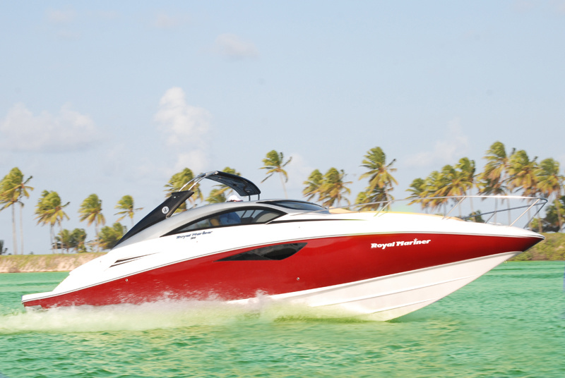 Rio Boat Show: Royal Mariner destaca lancha RM 330 no salão