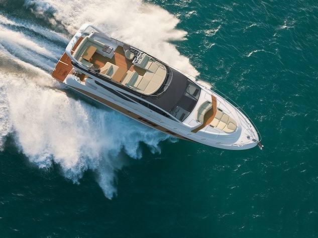 Sea Ray apresenta sistema com câmeras para auxiliar na atracação dos barcos