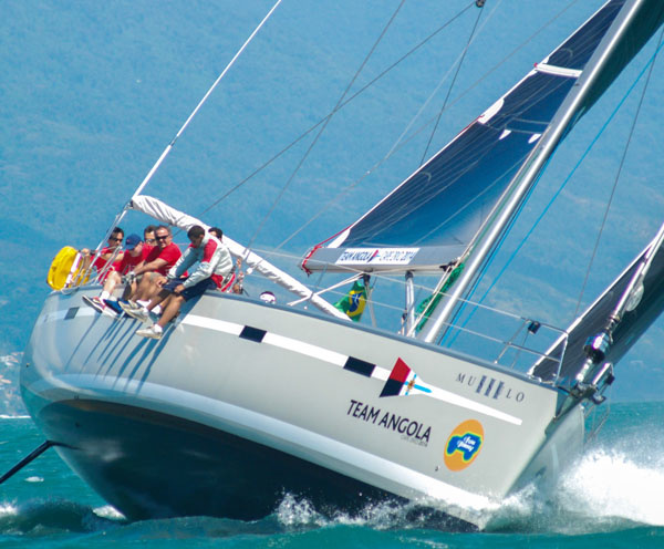 Veleiro Mussulo: Tripulação acerta barco para travessia do Atlântico durante Copa Suzuki Jimny