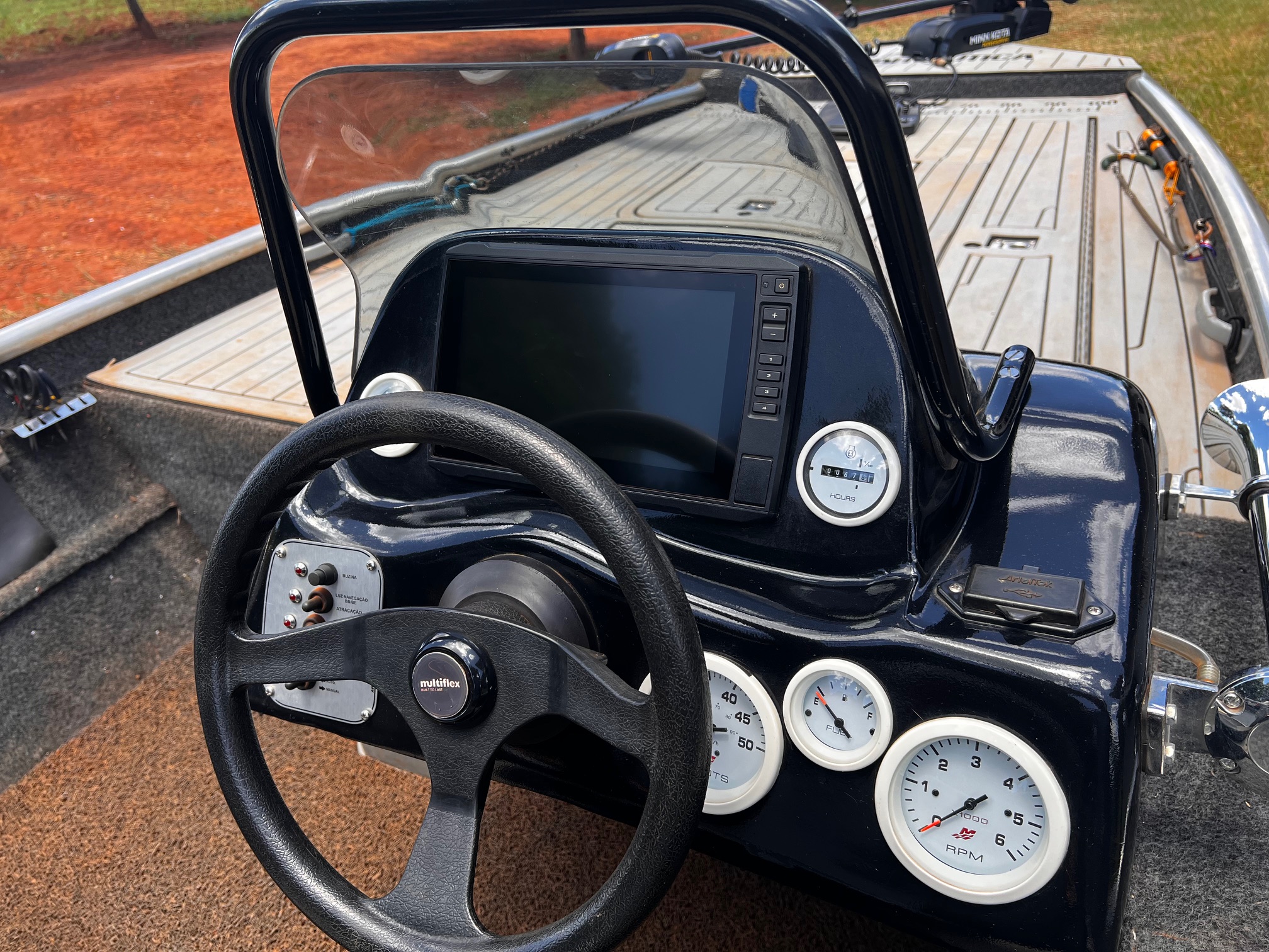 Mega Bass Mega Bass - Bass Boat com 300 HP 6.12 pés | Bombarco